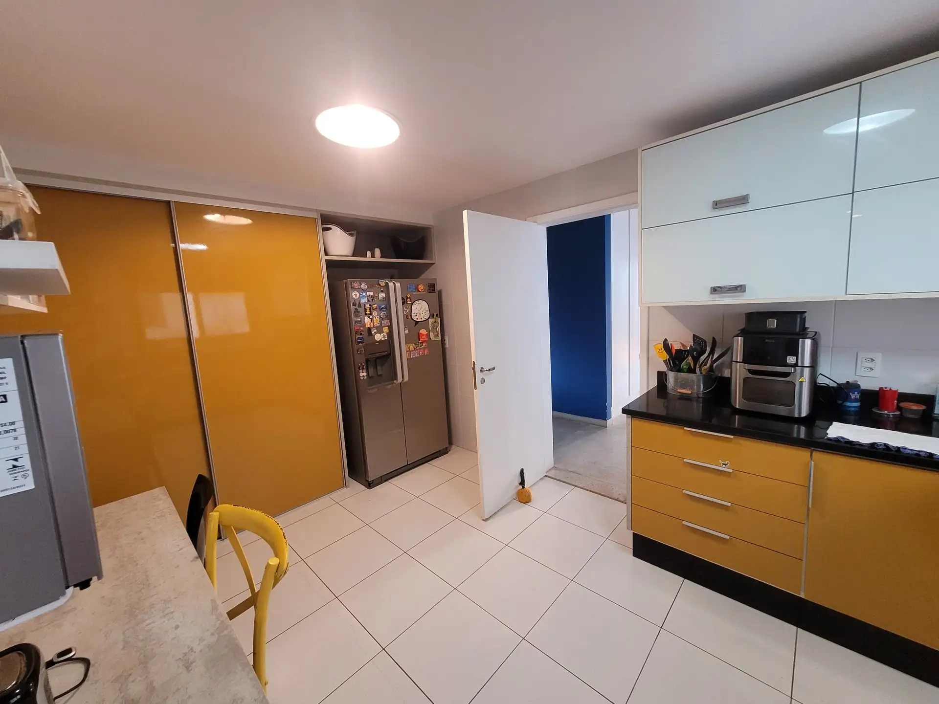 Cozinha planejada do apartamento alto padrão no Royal Blue
