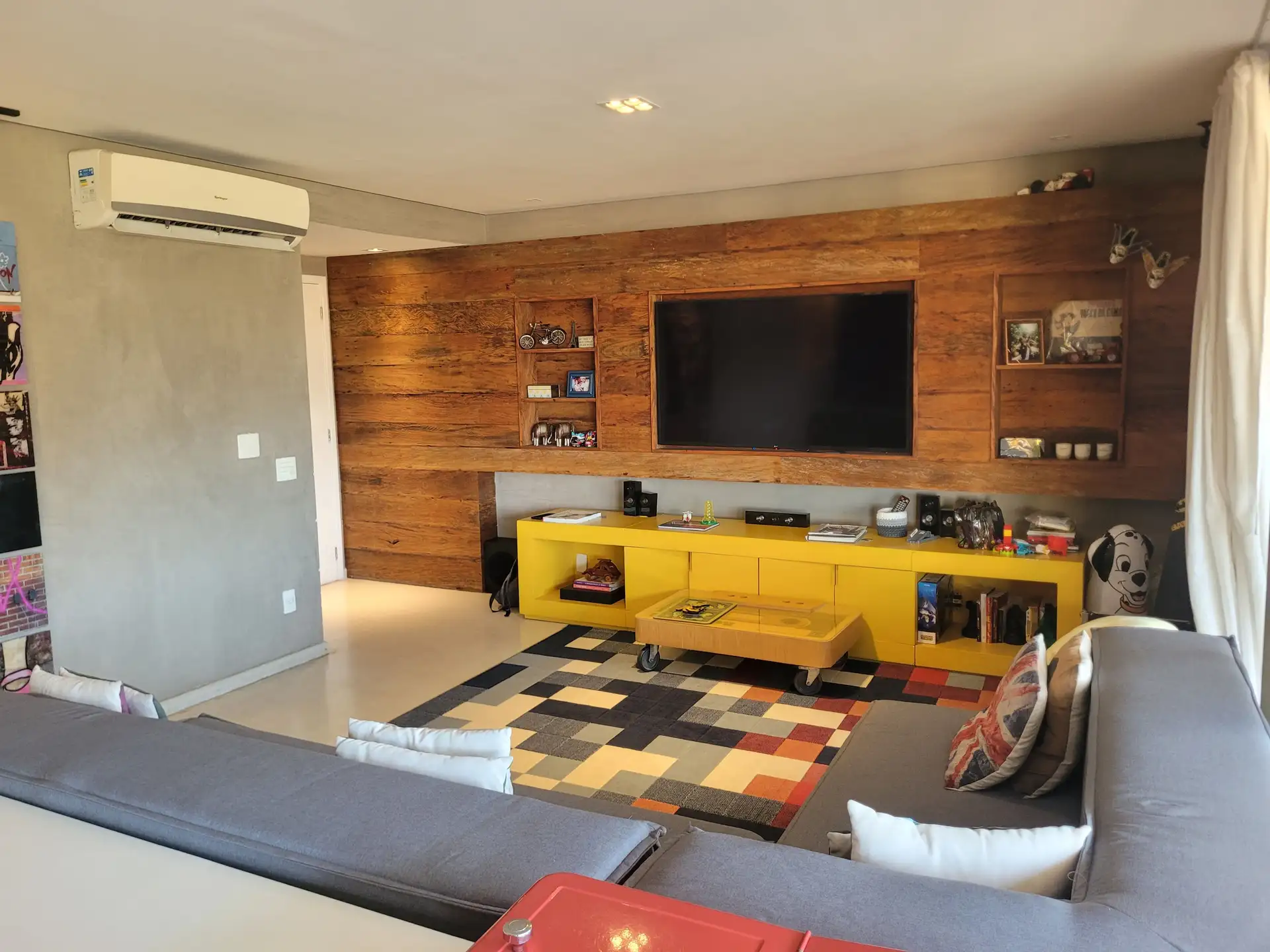 Sala de estar do apartamento Royal Blue com segunda perspectiva