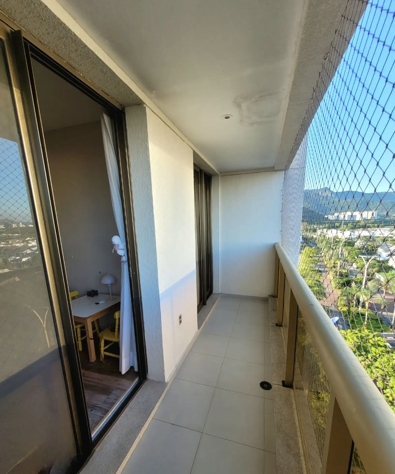 Varanda das suítes com vista aberta no Royal Blue Barra da Tijuca