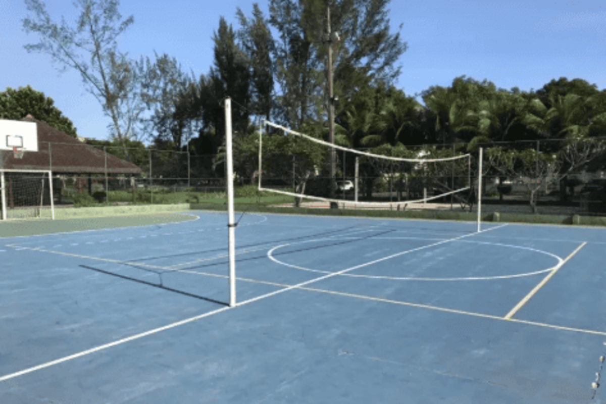 Quadra poliesportiva coberta condomínio Vivendas do Bosque Barra da Tijuca – futebol, basquete e mais